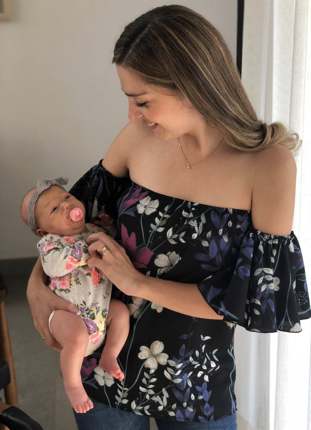 Breastfeeding Blouse, Aniela Black Flowers