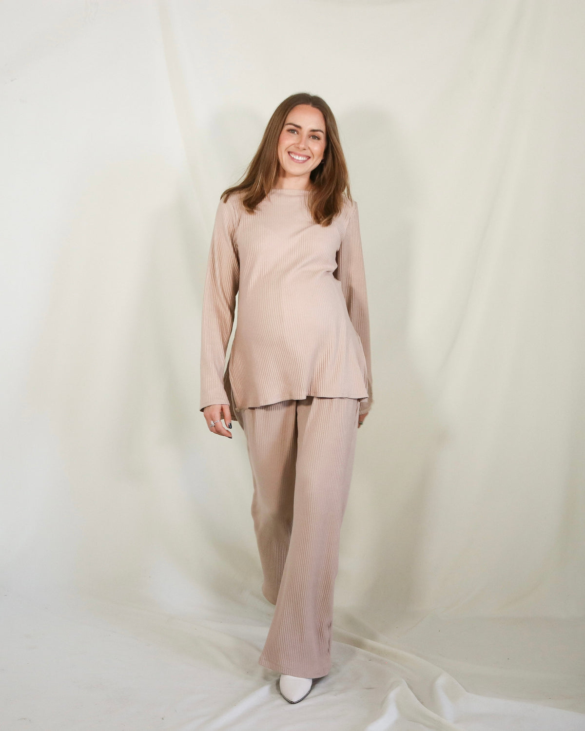 Conjunto de maternidad Cinthya, beige caliente CH, M y XG