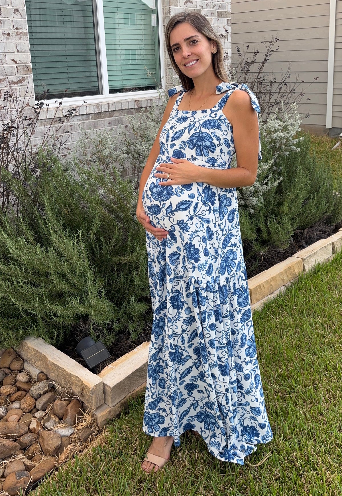 Vestido de maternidad Dalia azul flores blancas