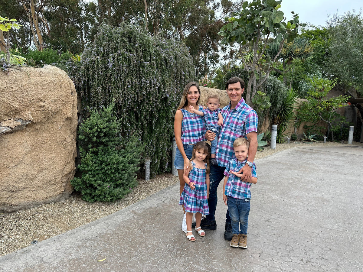Matching familia cuadros azules