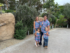 Matching familia cuadros azules