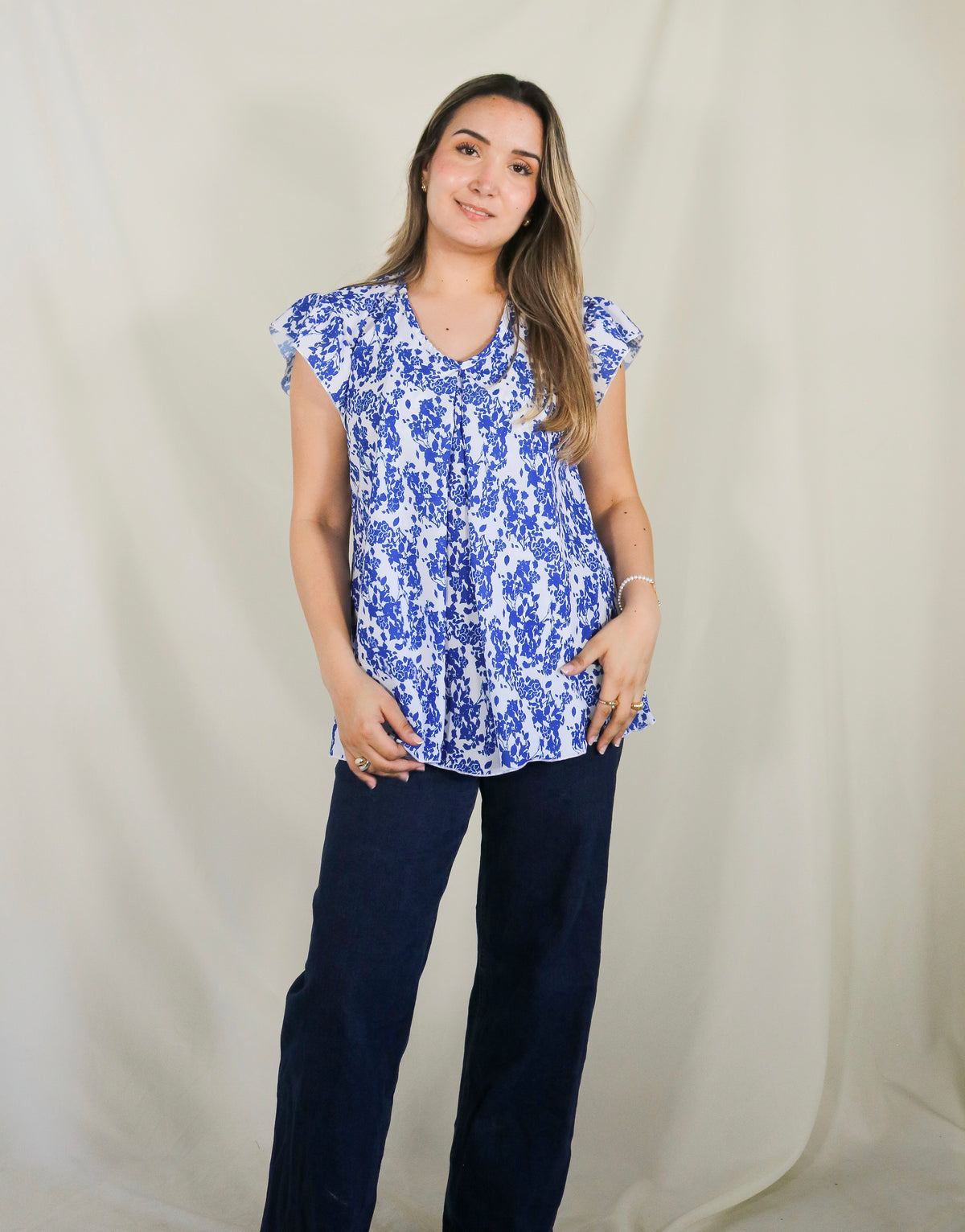 Blusa de lactancia/maternidad, blanco flores azules