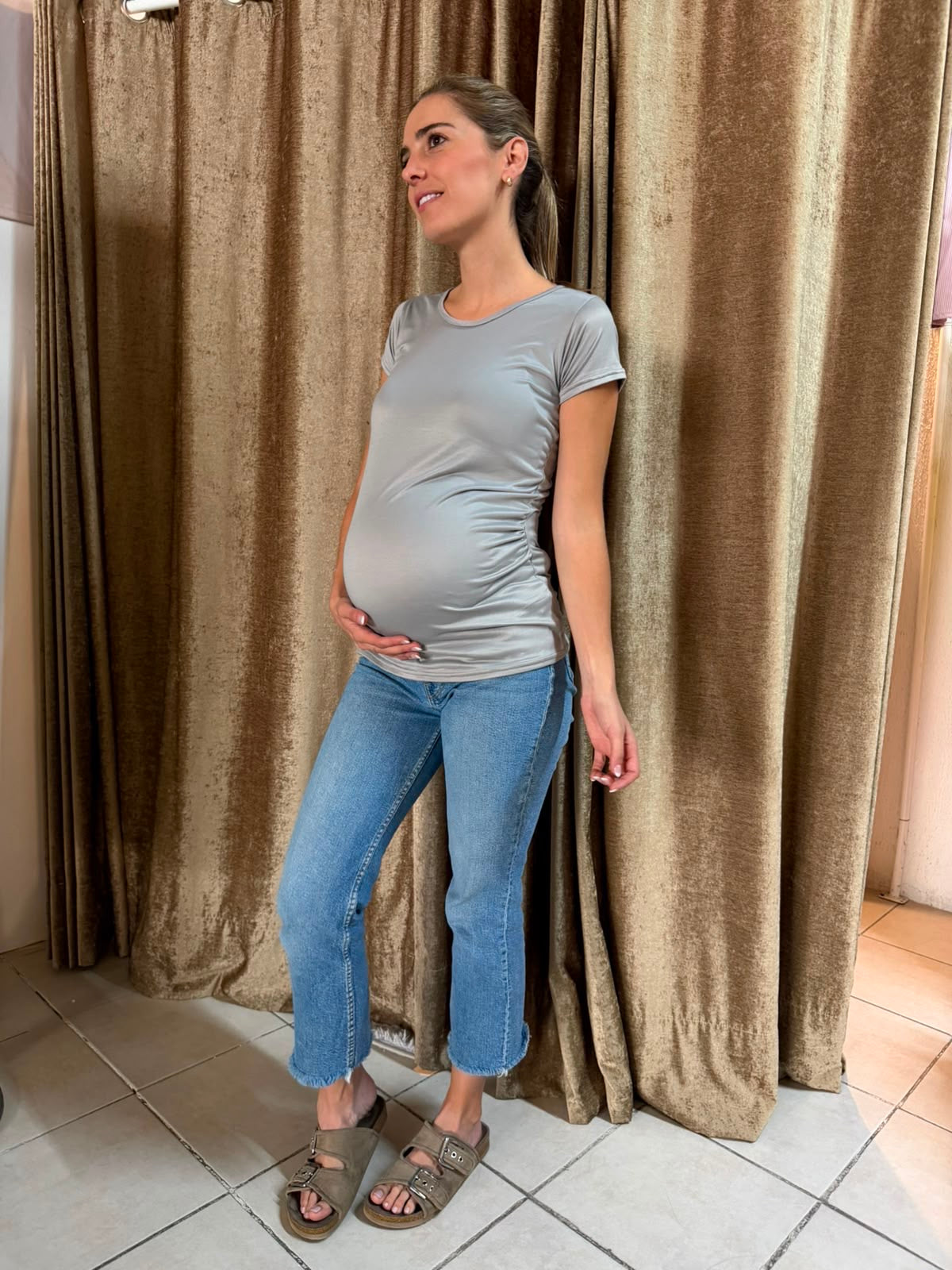 Blusa de maternidad gris lisa brush