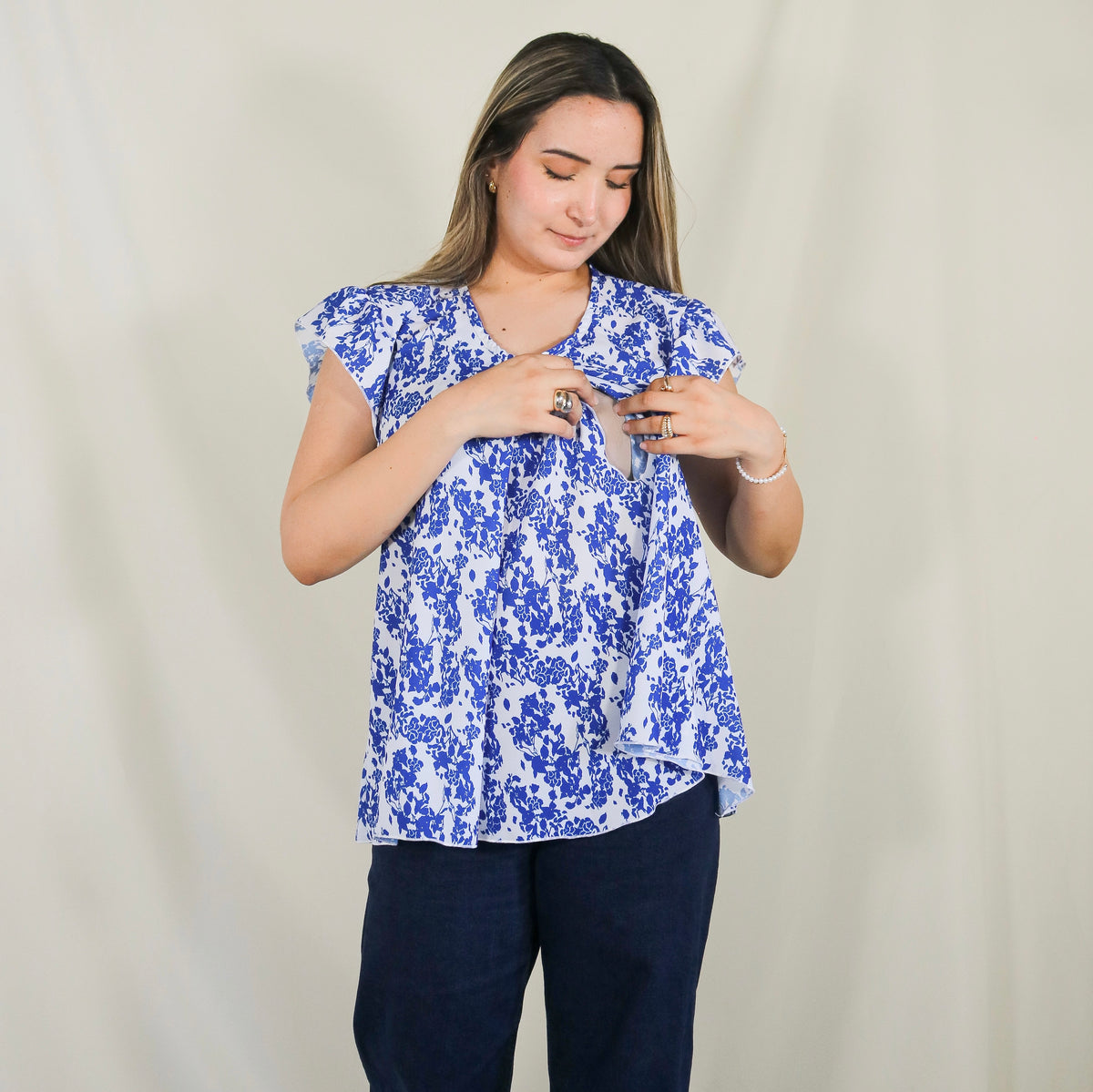 Blusa de lactancia/maternidad, blanco flores azules