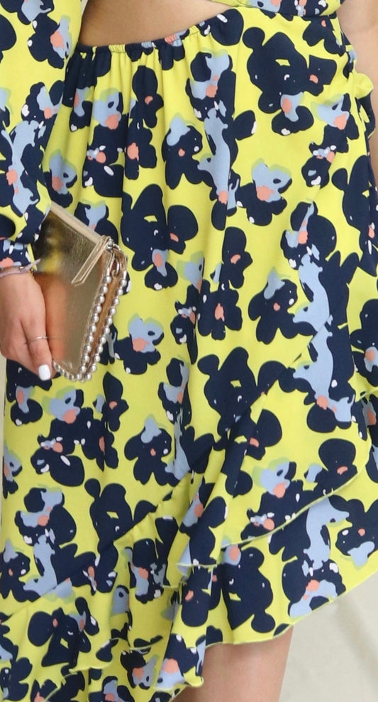 Yellow Polyester fabric with blue flowers