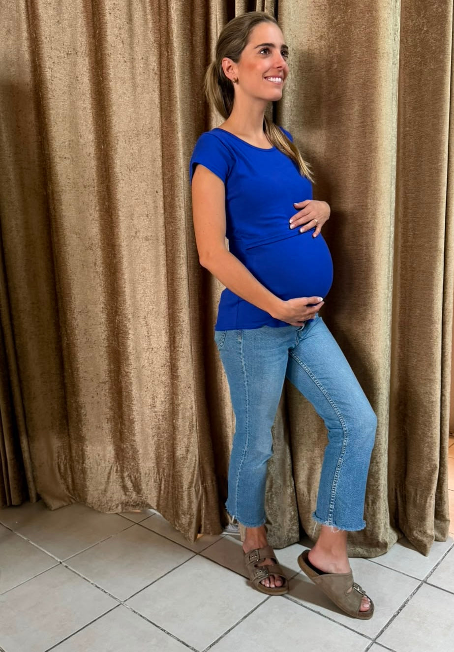 Blusa de maternidad y lactancia azul rey brush