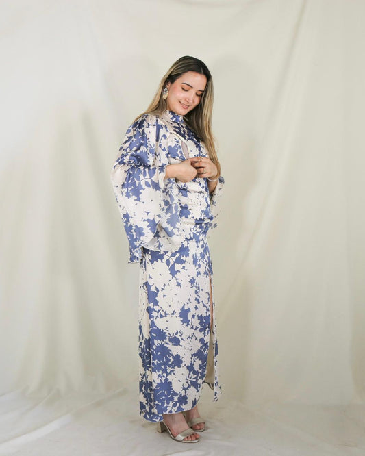 Vestido de lactancia, Pilar ivory flores azules satinado