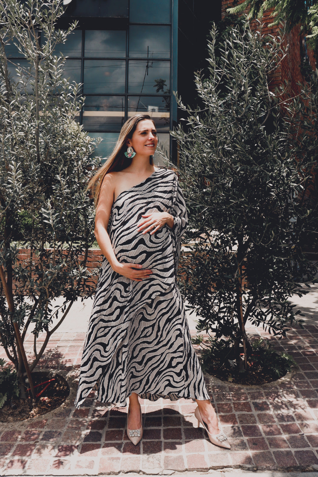 Vestido de maternidad Ilya blanco con negro corrugado