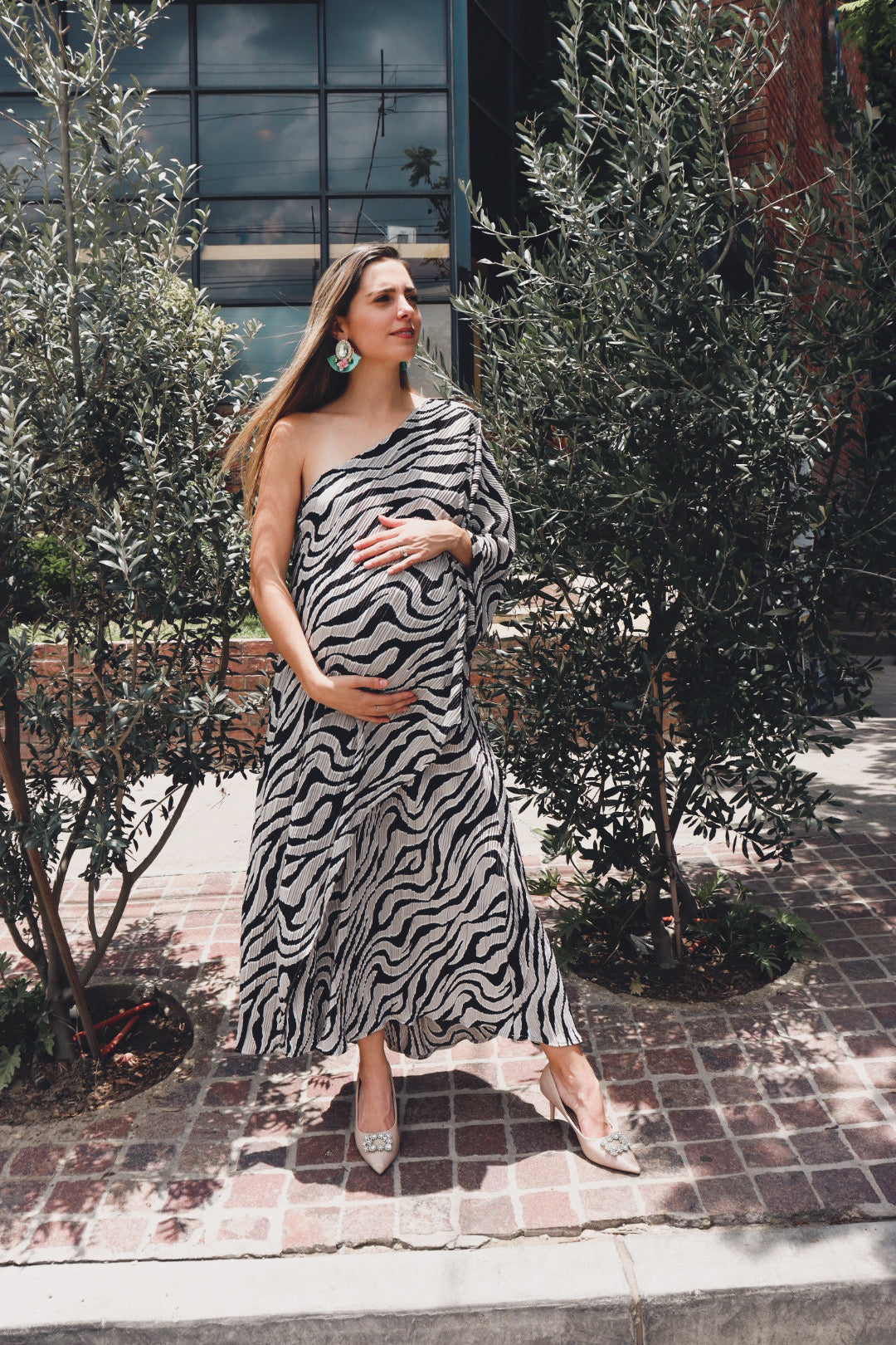 Vestido de maternidad Ilya blanco con negro corrugado